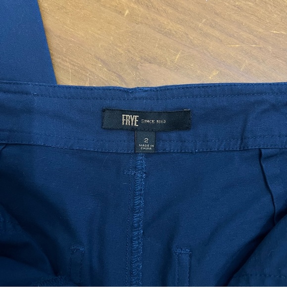FRYE Relaxed Cargo Pants Navy - Picture 8 of 8